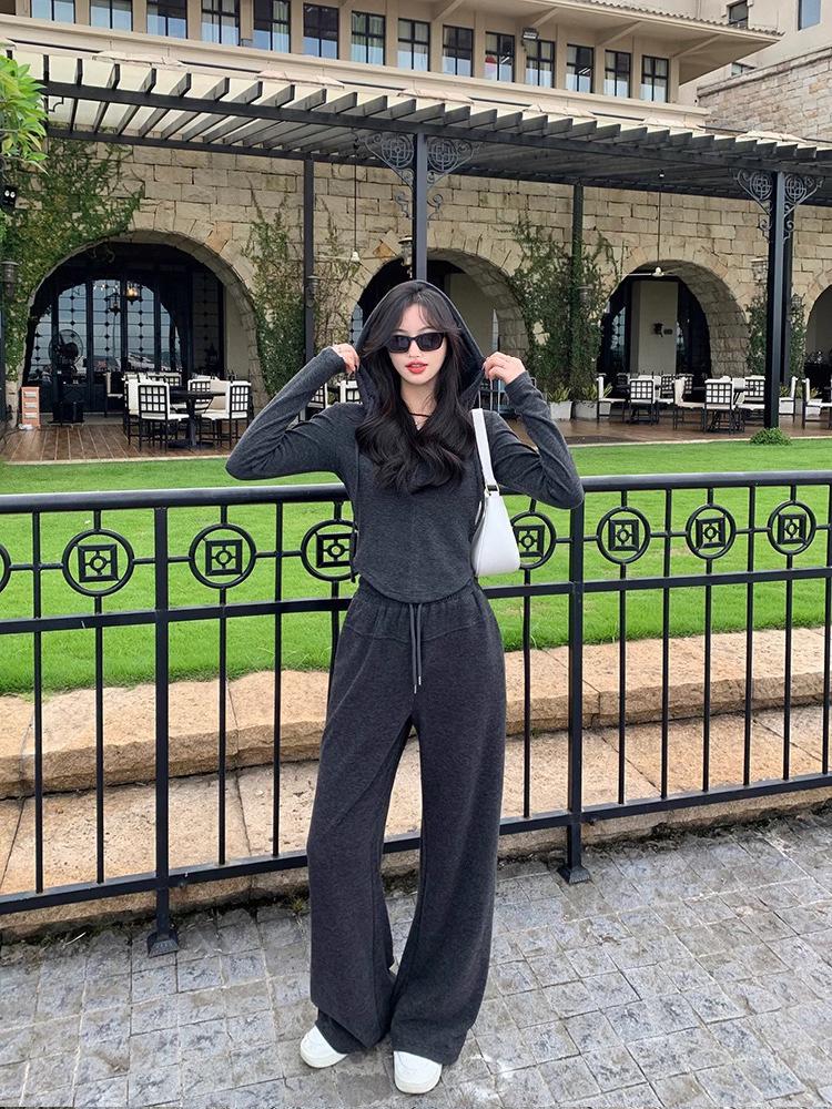 Autumn/Winter Korean Style Slim Wide-Leg Pants & Sports Top Set for Women - Waist-Cinching Fashionable Two-Piece