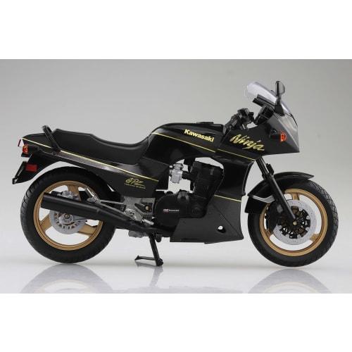 Aoshima Bunka Kyozai (AOSHIMA) Skynet 1/12 Scale Complete Kawasaki GPZ900R Motorcycle, Black/Gold