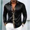 Cămașă formală pentru bărbați, din satin neted, stil luxos, cu mâneci lungi, guler rever, plachetă cu model baroc auriu și manșete bordurate cu