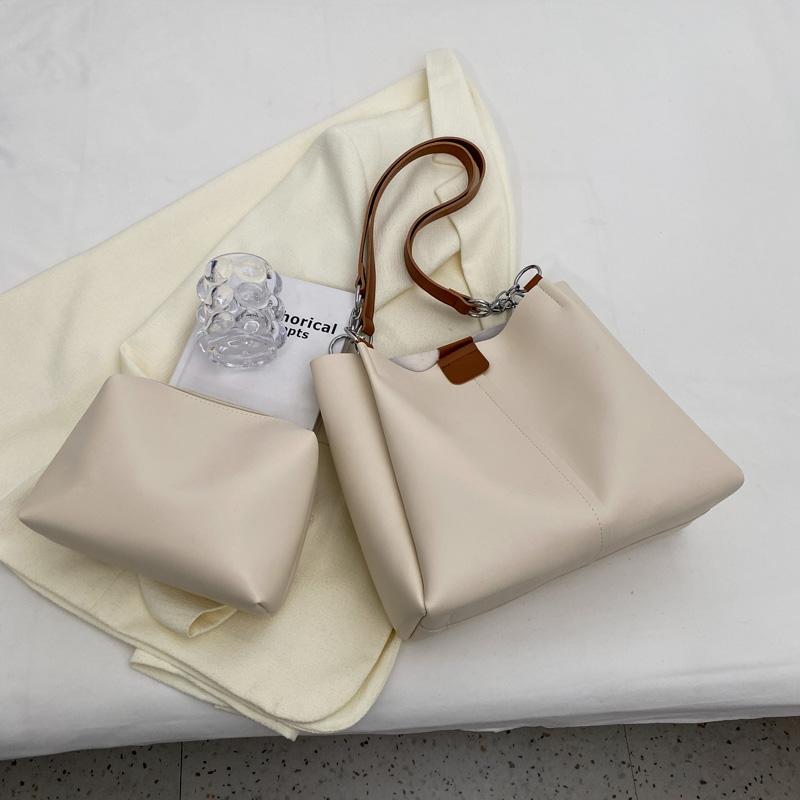 Simple Commuter Large Capacity Women's Bag  Spring New Fashion Chains Shoulder Bags Casual All-match Totes Trend