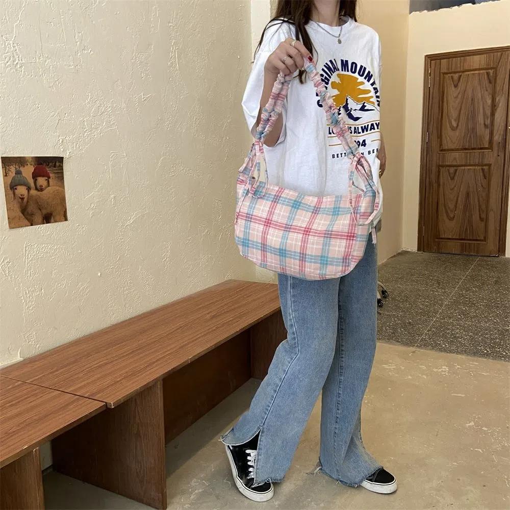 Sweet Pleated Dumpling Bag Large Capacity Women Chic Underarm Bag Cute Lattice Tote Bag Outdoor