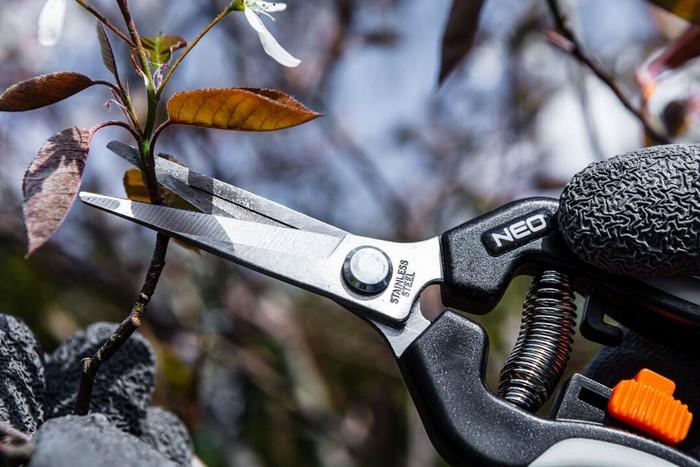 Pruning shears for young shoots 185mm, range up to 6mm. - T N15-207