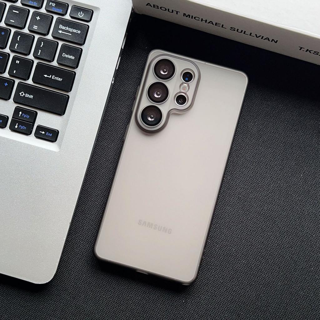 S26ultra ultra ultra-thin PC skin feel suitable for Samsung s24 mobile phone case magnetic suction tape lens film hard case s25 anti-fingerprint