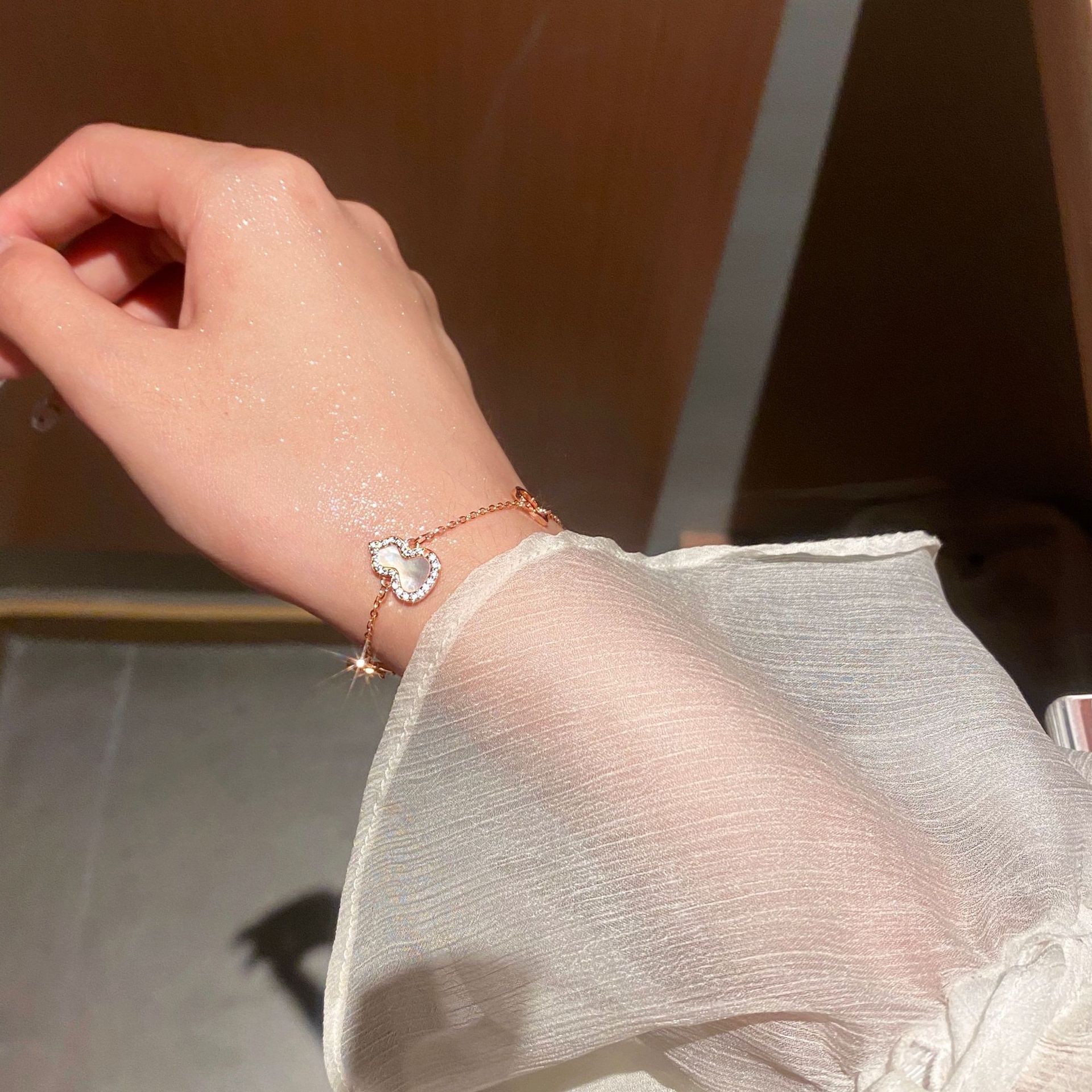 

Gourd Bracelet Female Niche Ins Lamp Luxury High-End White Fritillary Agate Bracelet Jewelry Premium Durable Quality