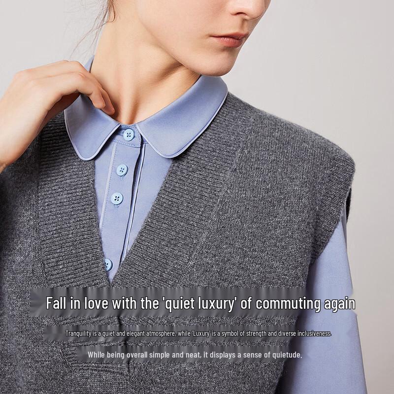 Navigare Women's Loose Fit All-Wool V-Neck Sweater Vest