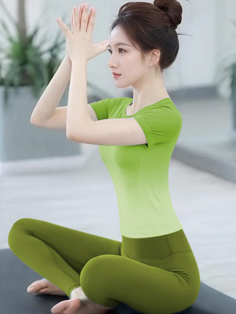Gradient Yoga Women's Quick-Dry Short Sleeve Slimming Fitness Set