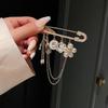 High-end Crystal Flower Fringed Brooch, High-end Pin, High-end Niche Corsage Clothing, High-end Accessories, Wholesale Women
