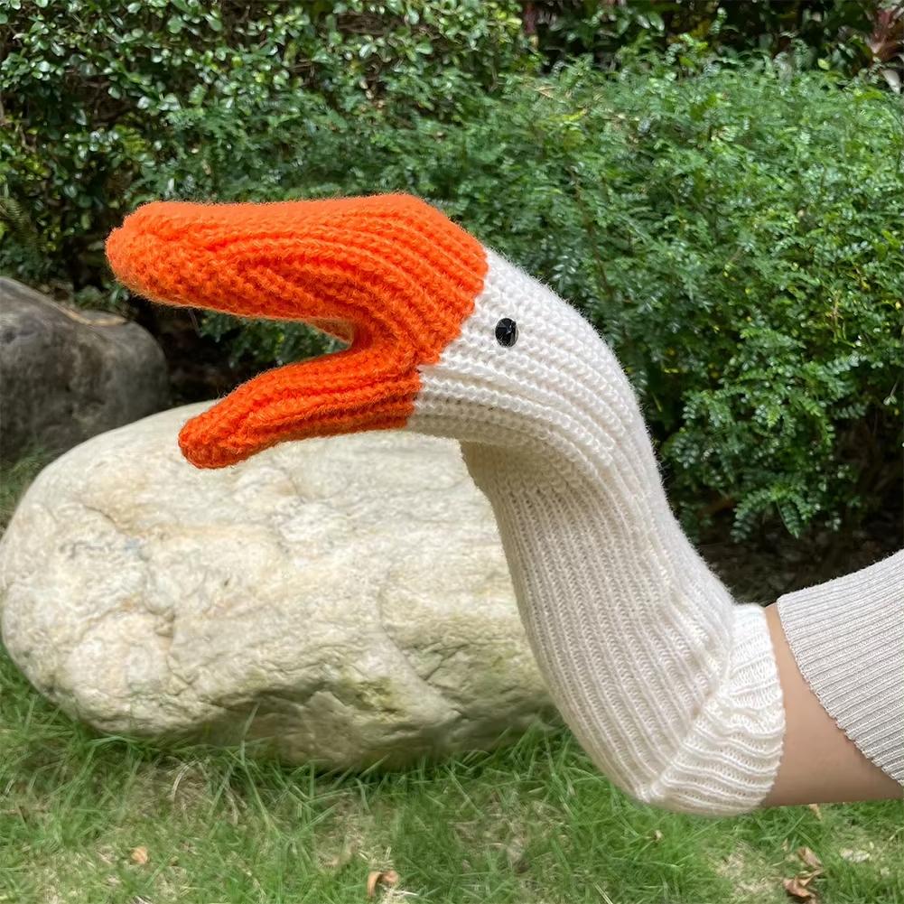 Knitted Yarn Three-dimensional Swan Full Finger Gloves Are Suitable for Keeping Warm In Autumn and Winter for Both Men and Women