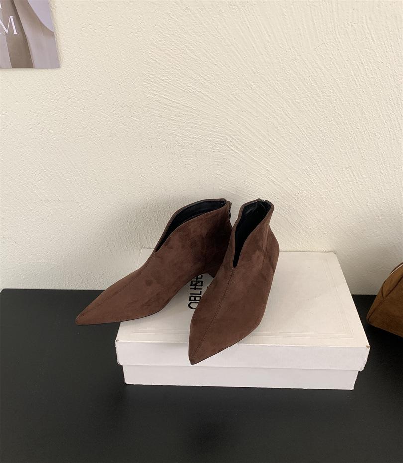 2025 autumn and winter new suede Korean version thick heel Martin boots rear zipper pointed versatile short boots women's Martin boots