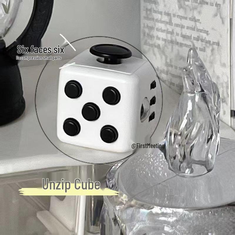 Mini Stress Relief Magic Cube - Fun and Educational Toy for Boredom and Relaxation