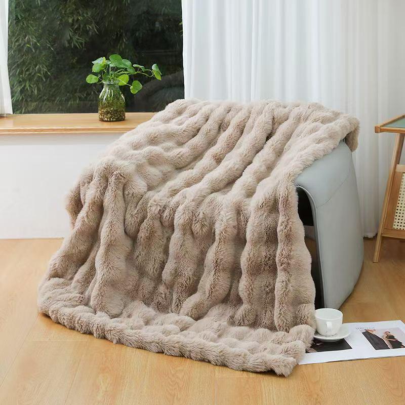 Tuscany Dual-Sided Ultra-Thick Rabbit Fur Blanket: Autumn/Winter Velvet Nap Quilt