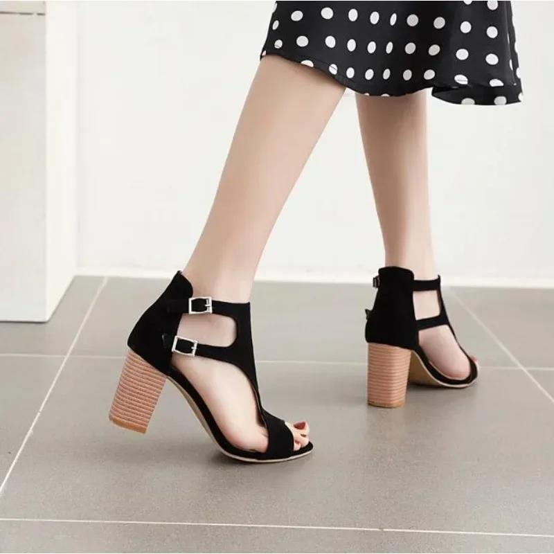 Frühling und Sommer Neue Stil, Mode, High Heels frauen Sandalen T-schnalle Casual Offene spitze Schuhe 7cm Plus größe 34-45
