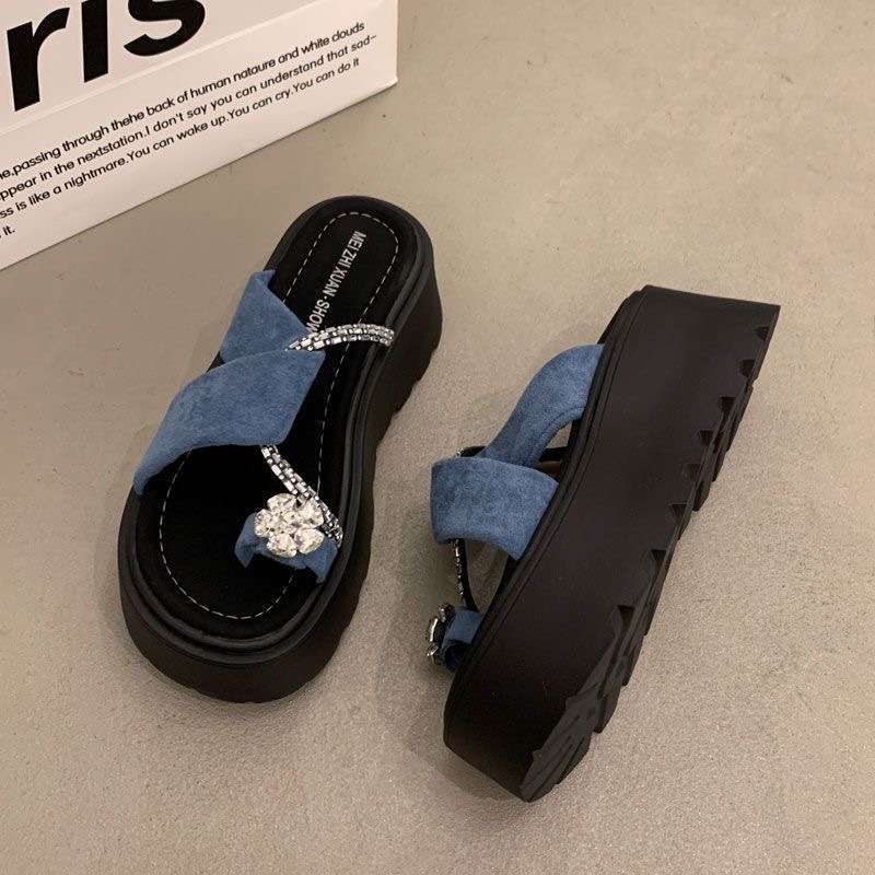 Niche Design Thick-soled Cover Toe Cool Slippers Women's Outer Wear 2025 Summer New Small Height-increasing Muffin Sandals