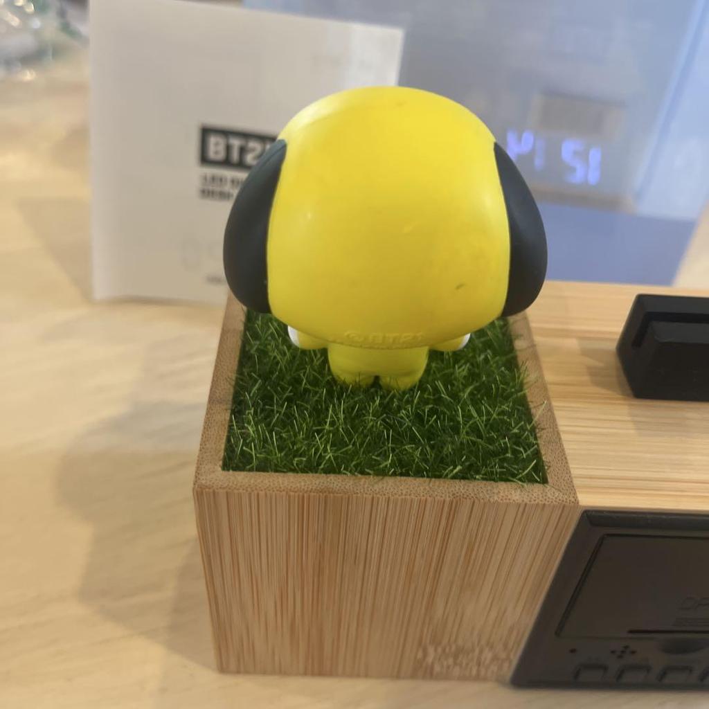 [USED] Not available in Japan, Korea official shop limited BT21 digital desk clock Chimmy