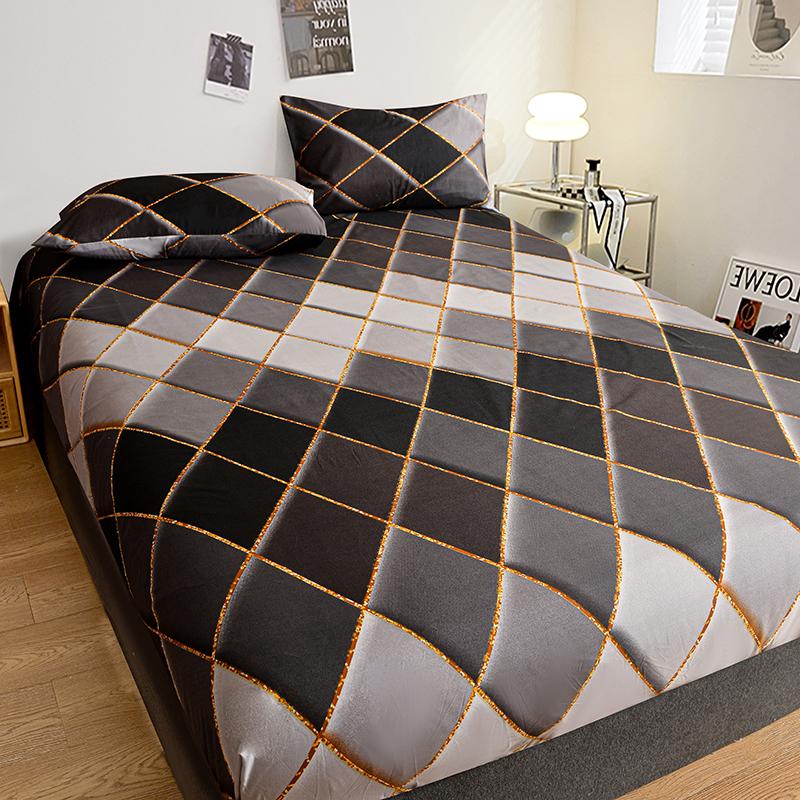 Plaid Print Fitted Bedsheet Soft Bed Cover Elastic Bed Sheets Simple Style Mattress Protector (No Pillowcase)