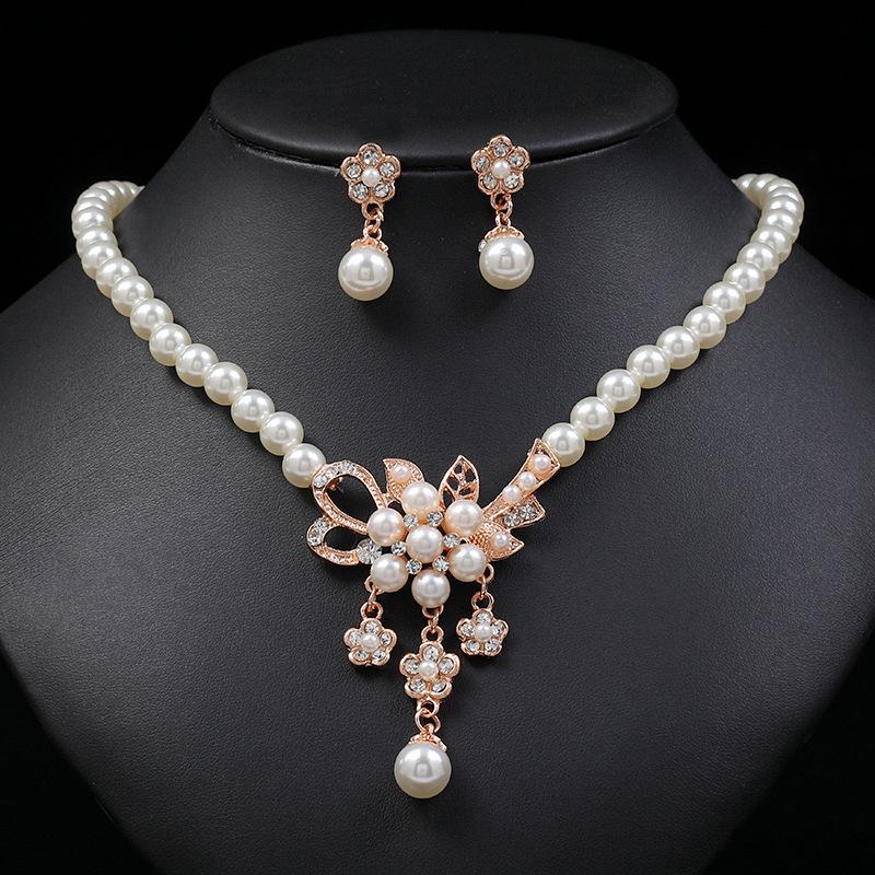 2022 Fashion Pearl Flower Necklace & Earrings Set: European-American Women's Hot Jewelry