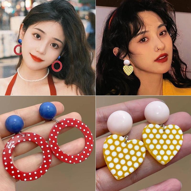 2025 New Retro Hong Kong Style Colorful Earrings: Luxury, High-End Studs, Exaggerated Fashion for Women