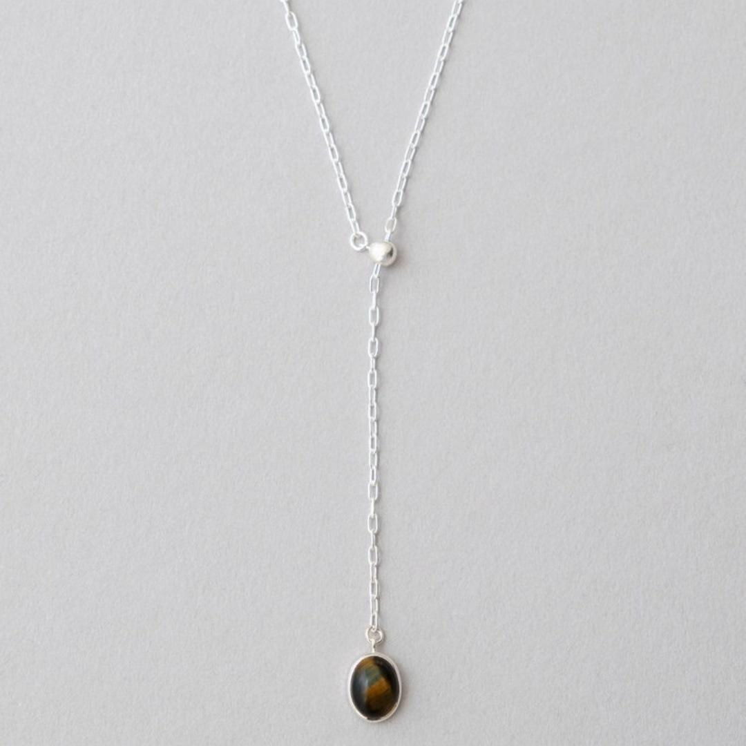 

Premium Metal Inlaid Butterfly Shell Tiger Eye Stone Pendant Adjustable Length Pull Sweater Chain Personalized Fashion Necklace Women