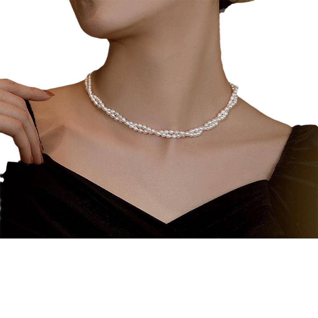 Small fragrant wind twist necklace female choker French retro premium sense natural freshwater pearl collarbone chain double summer
