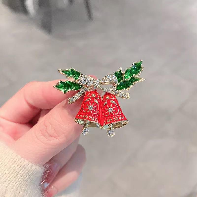 Cute and Simple Green Christmas Tree Brooch, Personalized Light Luxury, High-end, Niche Design, Christmas Atmosphere Brooch
