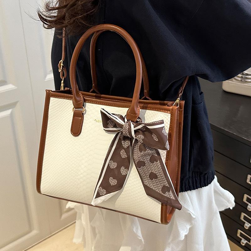 Premium Commuter Tote Bag One Shoulder Women's Bag New Summer Versatile Crossbody Bag Handheld Class Bag