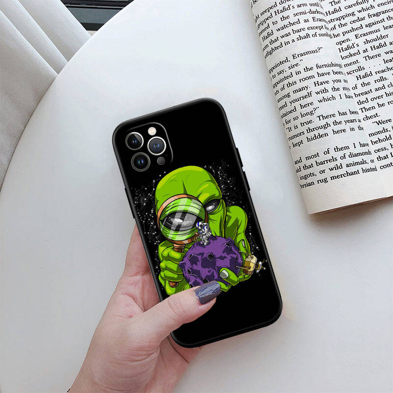 MH140 Space Alien UFO Phone Shell Case for iPhone 7 8 11 12 13 14 15 16 17 16E XS Pro Max XR X SE Air