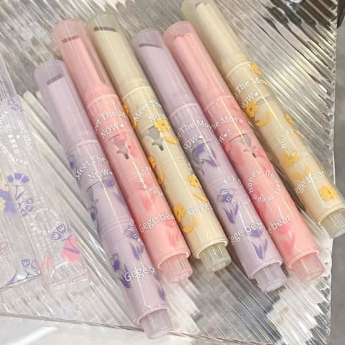 Cute, highly pigmented, melting lip makeup Skin tone No makeup discoloration Coloring Adhesion Long lasting Lasts all day No uneven skin tone Does not