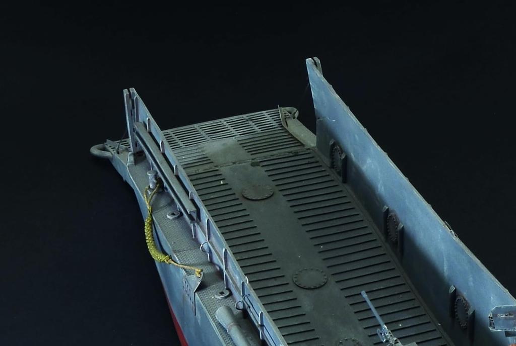 Italeri Tamiya 1/35 Military Series No. 6755 LCM 3 Landing Craft Plastic Model 37803 (Ship)