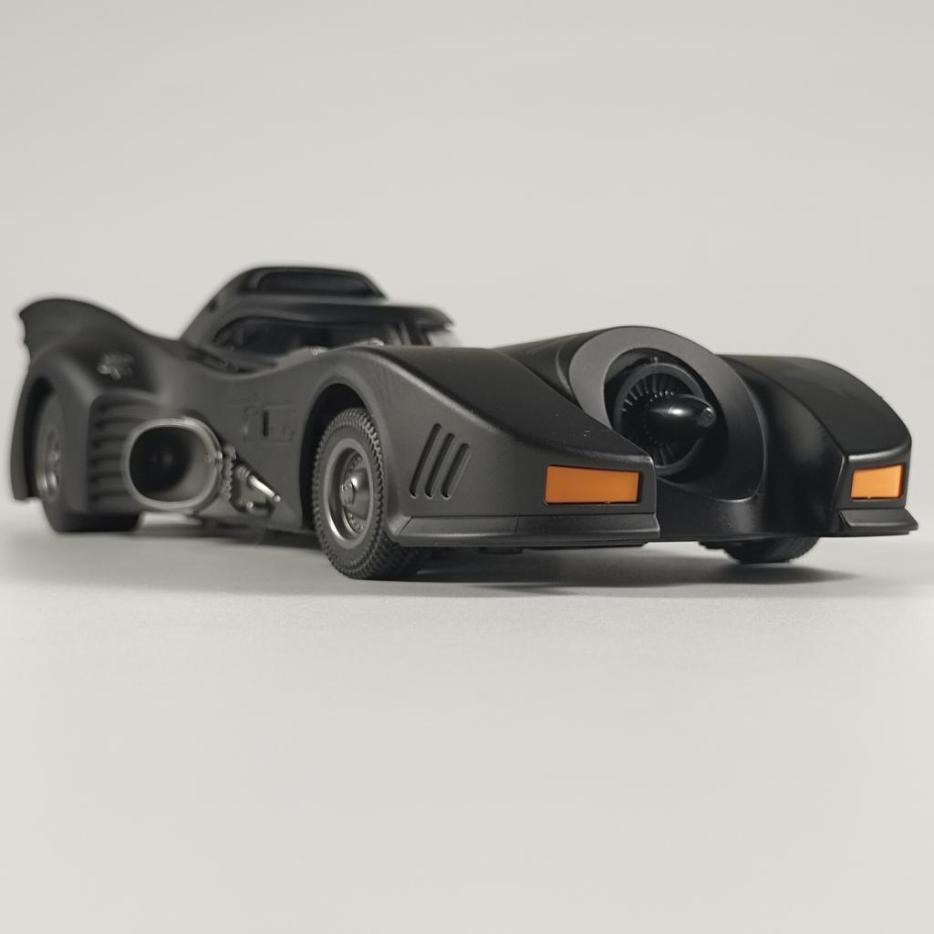 1:24 1989 Batmobile Chariot Alloy Diecast Car Model Sound & Light Spray Function Toy Home Interior Decoration Children Toy Gifts