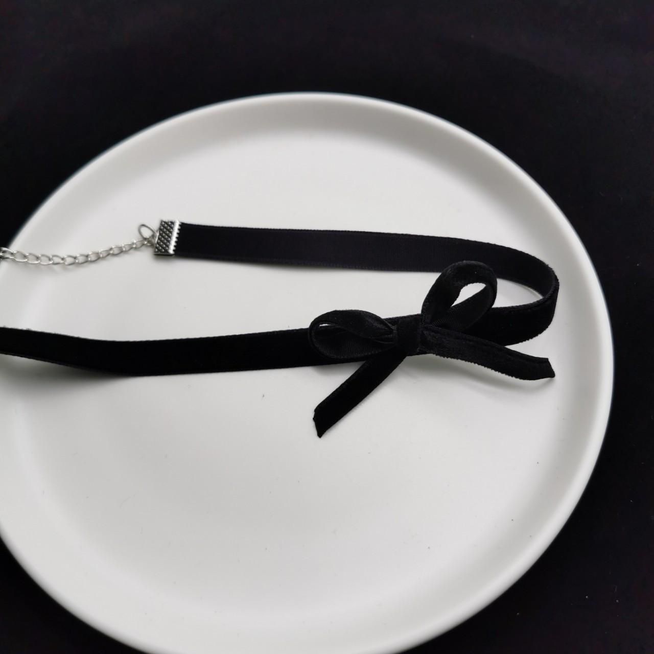 

Vintage Bow Choker Necklace: Black and Red Velvet Party Accessories for Women - Perfect for Everyday and Festive Occasions чёрный
