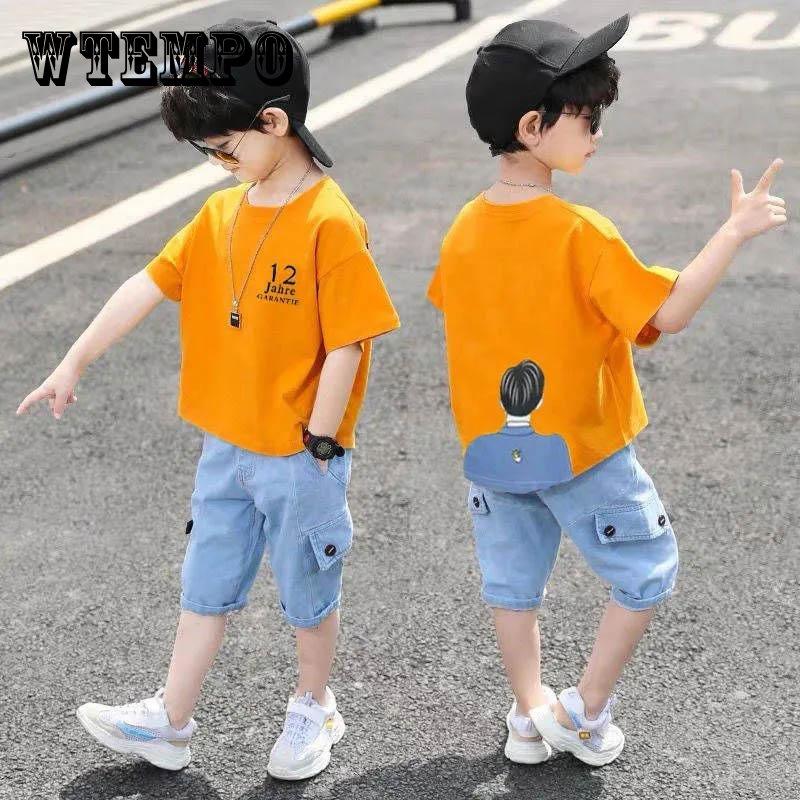 

Летние костюмы для мальчиков, однотонный принт, свободные и дышащие повседневные джинсы с короткими рукавами и пятью точками, детский красивый костюм из двух частей
