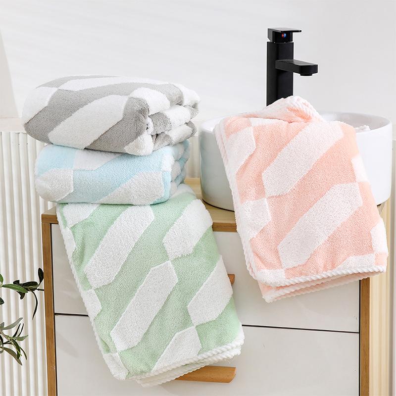 Towel New coral fleece jacquard geometric series bath towel Thickened and soft, not easy to lose hair Household bath towel