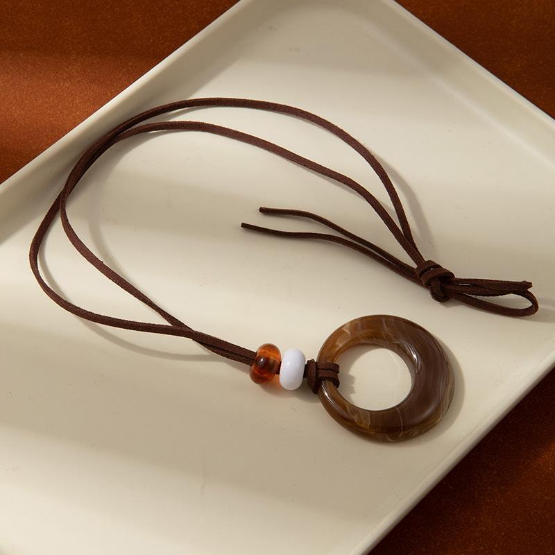 Vintage Long Brown Ring Pendant Necklace Women'S Sweater Atmospheric High-End High-End Sweater Chain Clothes Neck Chain