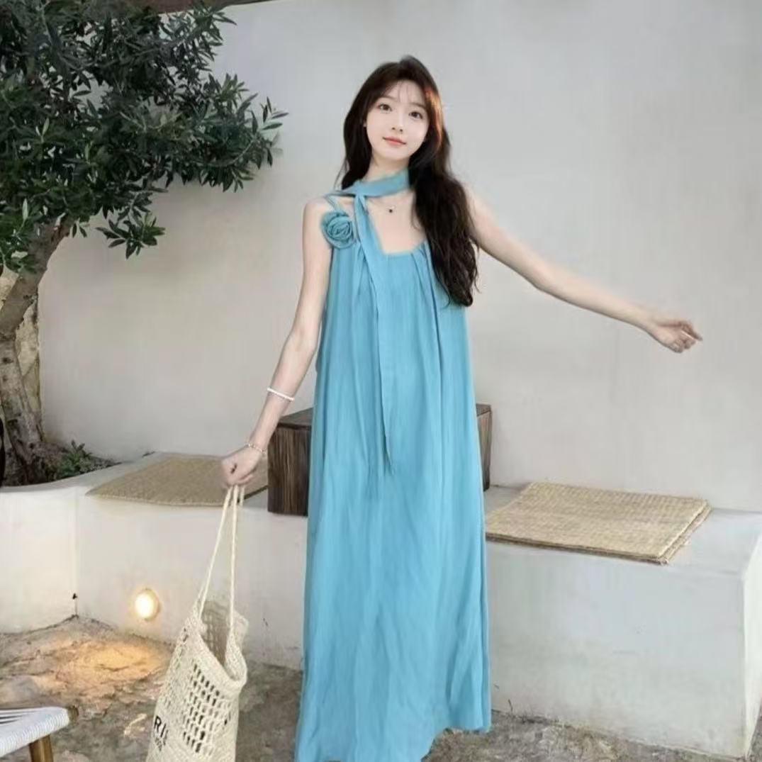 

2025 Лето горячей девушки Дофаминовый стиль: Длинное платье на бретельках с цветочным принтом и завязками XXL Premium озеро синий