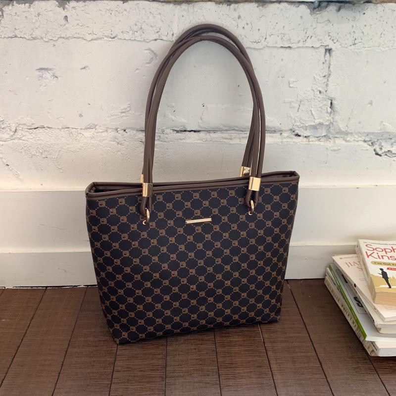 

Simple and fashionable large-capacity bag women s 2025 autumn new trendy tote bag commuter large-capacity portable shoulder bag