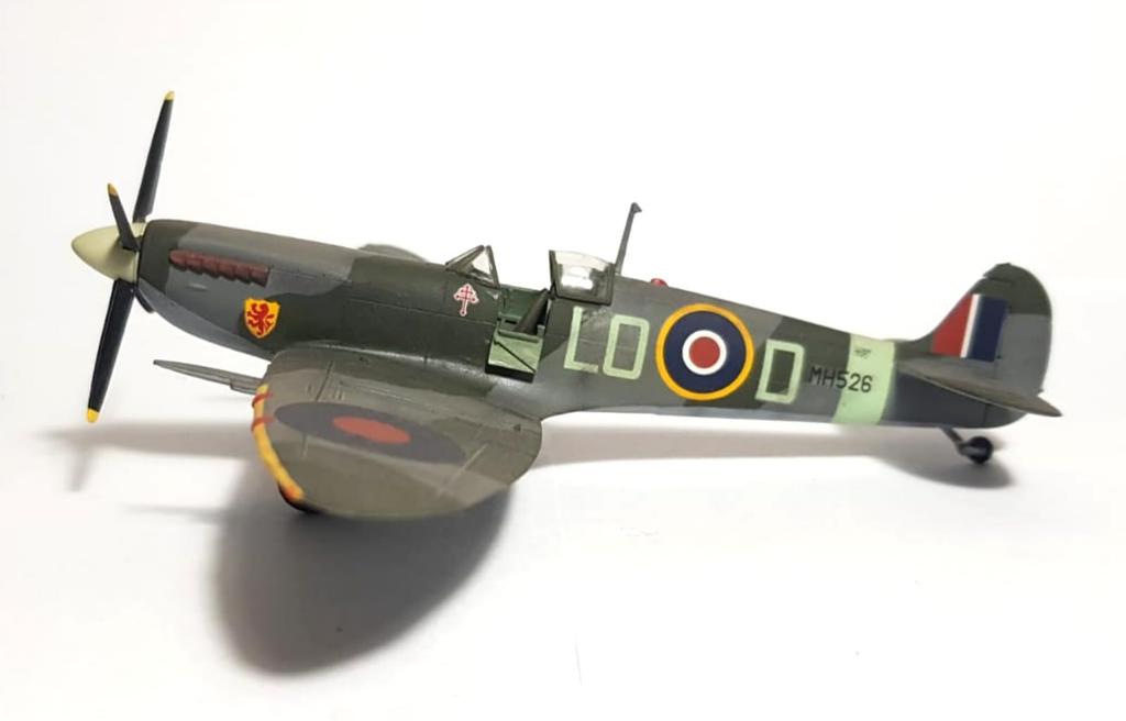 Platz Italeri 1/72 WWII British Fighter Spitfire Mk.IX Plastic Model Kit IT0094 (Airplane)
