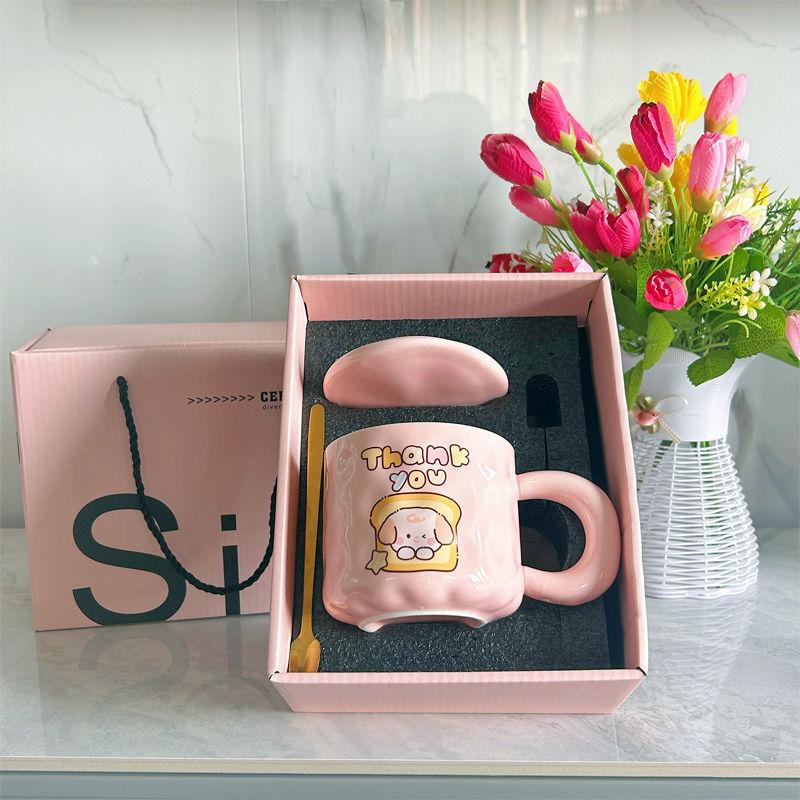 

Подарочный набор из милой мультяшной керамической чашки с собакой, розовой кофейной чашки, кружки с крышкой и ложкой, подарка на день рождения для друзей и лучших друзей. 401-500ml