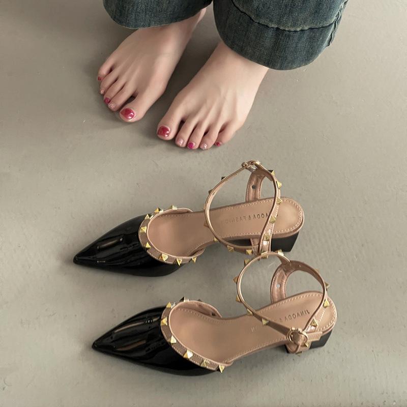 French temperament rivet thick heel pointed one-word buckle high heels women's summer fashion commuter bag head Roman sandals