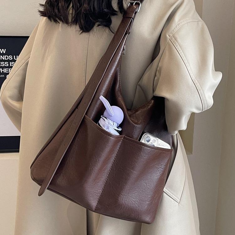 2025 Spring and Summer New Merad Tote Bag Women's Retro College Style Soft Leather Mother and Child Bag Versatile Fashion Shoulder Water