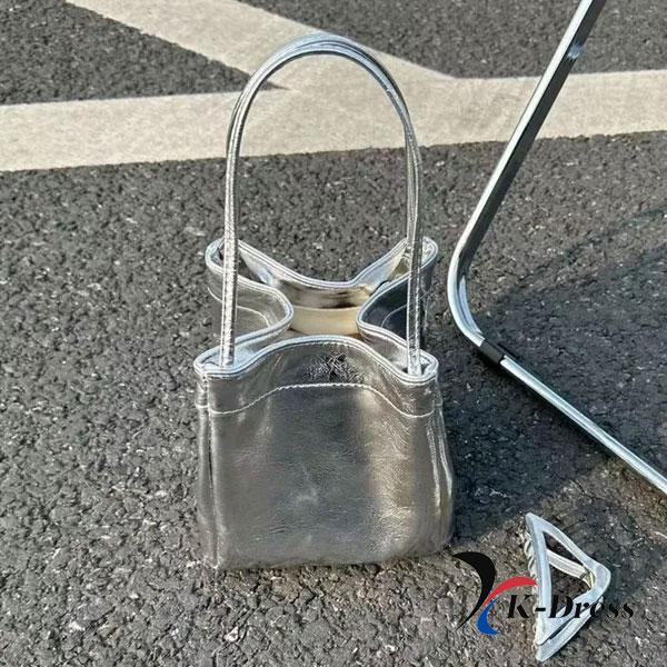 Lesklá stříbrná taška (1 barva)