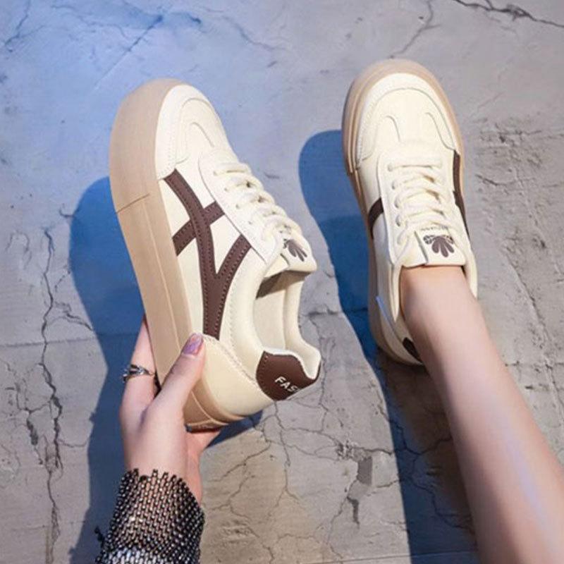 Little white shoes women's 2025 new autumn flat-bottomed casual sports board shoes platform-soled student moral training shoes popular single shoes