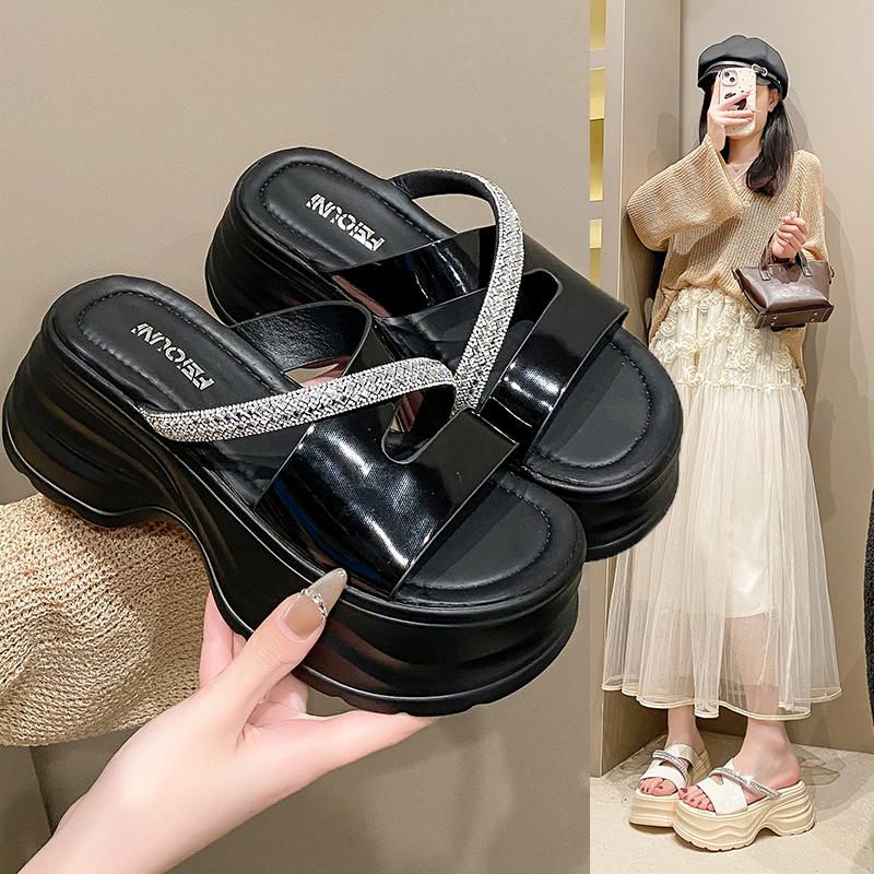 Fashion House Slippers Platform Shoes Woman 2025 Glitter Slides Heeled Mules Pantofle Jelly Summer High New Crystal Scandals Shoes Glitt