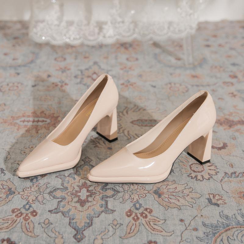 A596-2 burgundy waterproof table high heels spring and summer new French fashionable professional thick heel sexy temperament single shoes