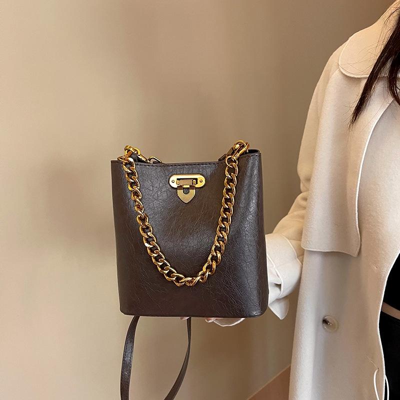 

IELGY Женская сумка через плечо в стиле ретро, ​​сумка-ведро на цепочке кофейный