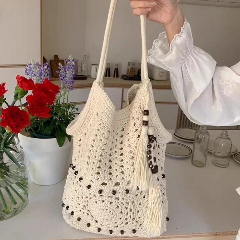 Bolsa de Ombro Tecida Estilo Pastoral Feminina com Franjas Vazadas Grande Capacidade para Férias na Praia Bolsas Tote Boêmia de Axila