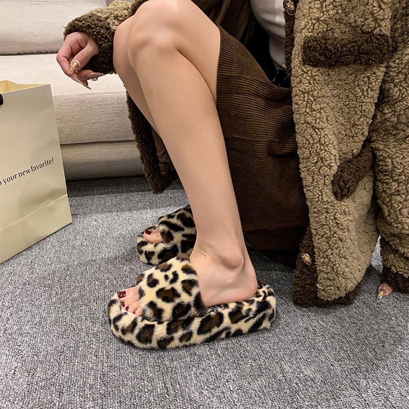 Fashion Furry Slippers Plush Slippers Fluffy 2024 Fashion Trend Luxurious Thick Soled Slip-on Women's Fashion Shoes