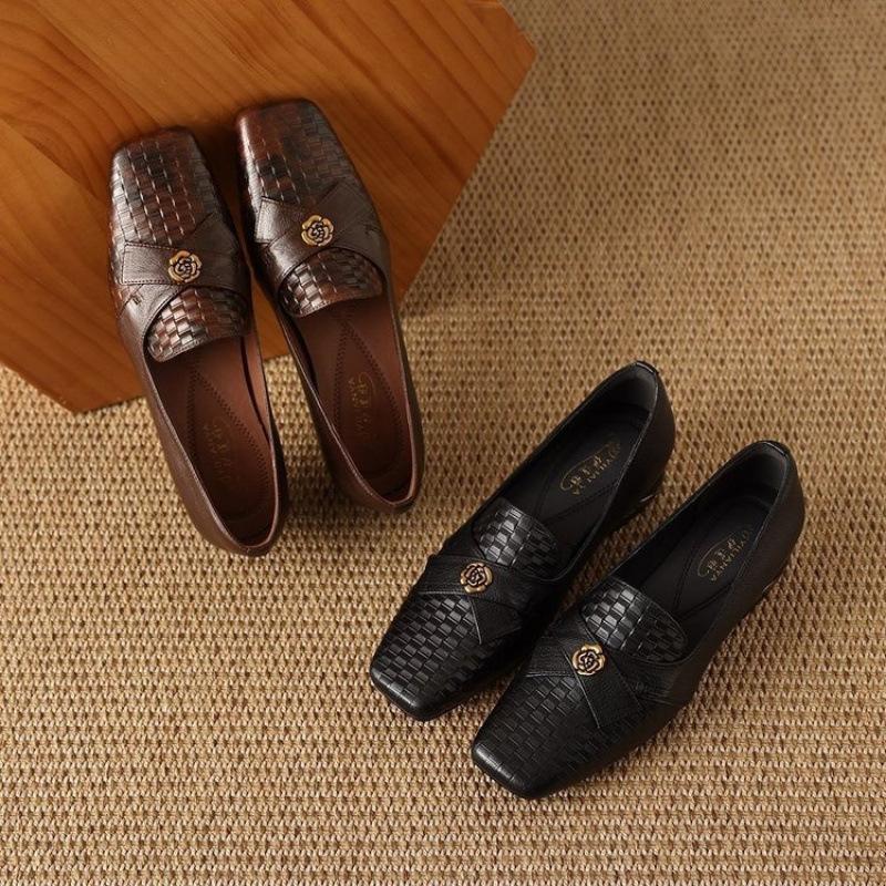 2025 Summer New Casual Versatile Women's Single Shoes Low Heel Middle Mouth Square Head Mother Shoes Commuting Small Leather Shoes Foreign Style