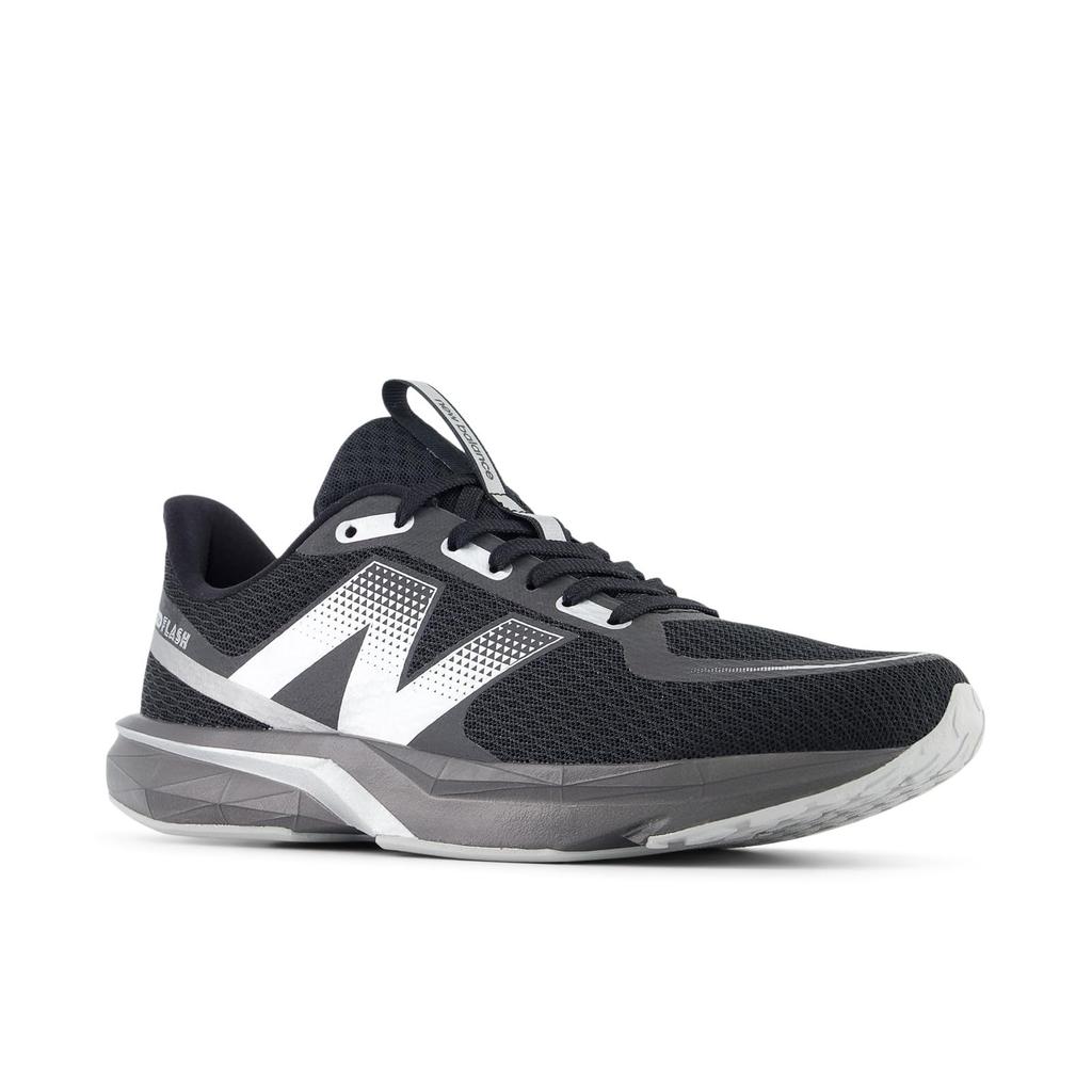 New Balance DynaSoft Flash v7 Bieganie Idealne na Klub i i TB7 Rozmiar cm Buty, Aktywności, Trening, Fitness, Męskie Damskie, (czarny), 26,5 (re)