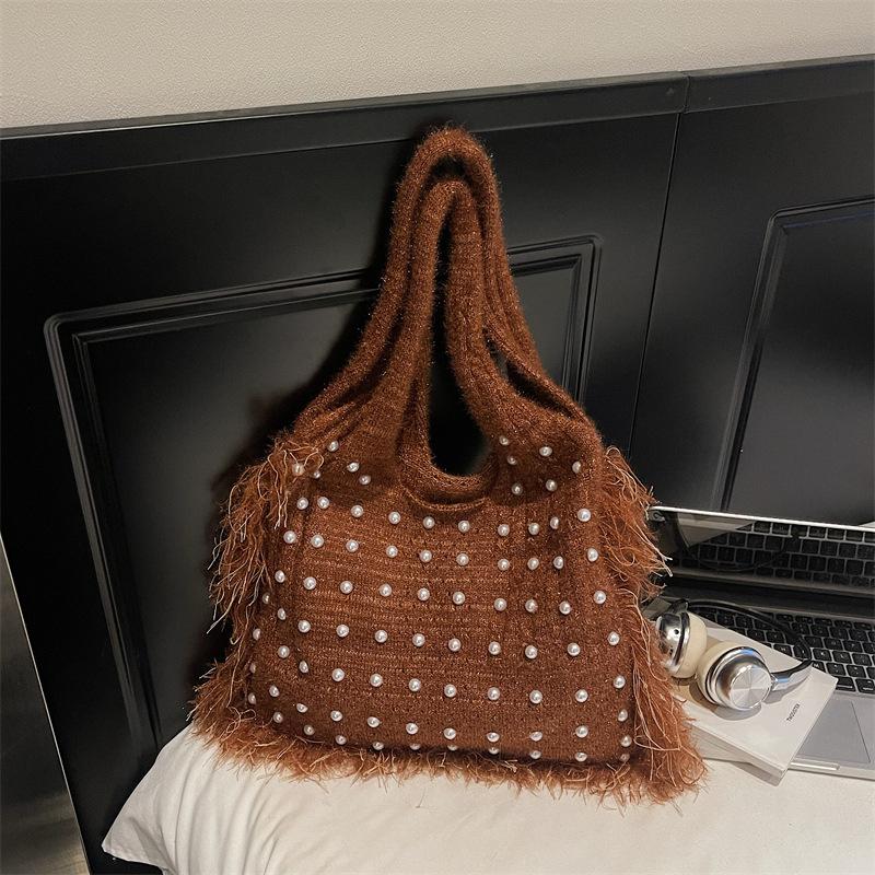 Large-capacity Single-shoulder Women's Off-the-beaten-path Stress-relieving Vacation Beach Handcrafted Woolen Tote Bag