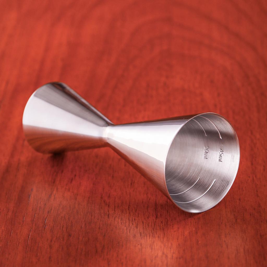 Japanese-Style Cocktail Jigger Creative Engraving Measuring Cup Stainless Steel Cocktail Jiggers Bartender Tools Bar Accessories